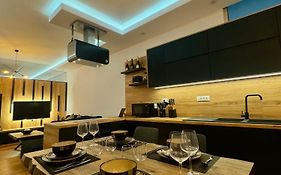 Luxury Central Baba Apartment